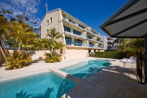 Commodore Apartments - Pubs and Clubs 1