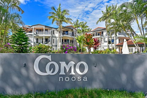 Como Noosa - Pubs and Clubs 0