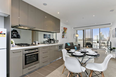 Complete Host Epic Apartments - Go Out 1