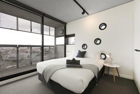 Complete Host Guild Apartments - Go Out 3
