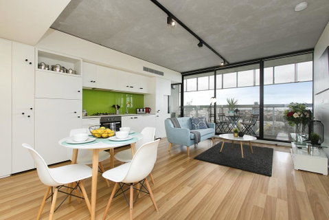 Complete Host Guild Apartments - Go Out 0
