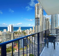 Condor Ocean View Apartments Surfers Paradise - Pubs and Clubs