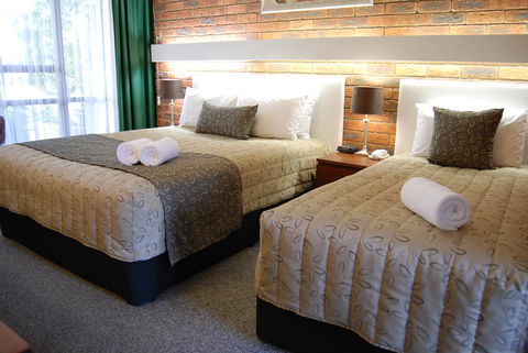 Connells Motel & Serviced Apartments - Go Out 3