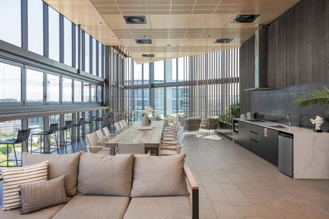 Convenient And Bright 1BED APT At South Brisbane - Go Out 3