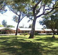 Cooee Motel - Pubs and Clubs