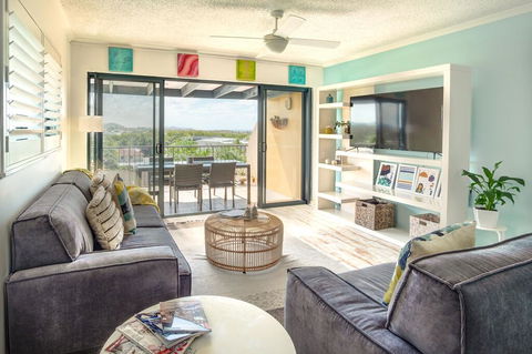 Coolum Beach 3 Level Townhouse Private Rooftop Terrace Spa Overlooking Mount Coolum - Pubs and Clubs 0