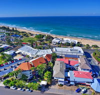 Coolum Beach Resort - Pubs and Clubs