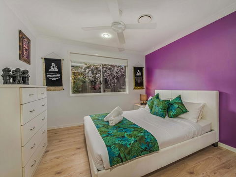 Coolum House, Pet Friendly - Pubs and Clubs 3
