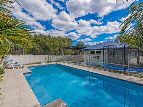 Coolum House, Pet Friendly - Pubs and Clubs 0