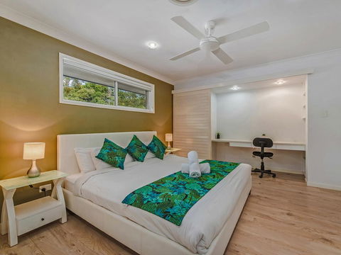 Coolum House, Pet Friendly - Pubs and Clubs 1