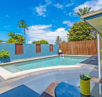 Coolum Waves Pet Friendly Holiday House - Pubs and Clubs