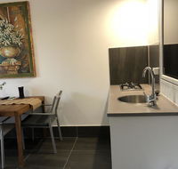Coonawarra Cabins Unit A - Pubs and Clubs