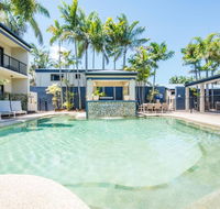 Coral Cay Resort - Pubs and Clubs