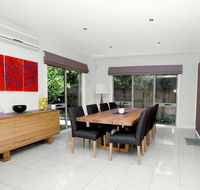 Coral Cove - Pubs and Clubs