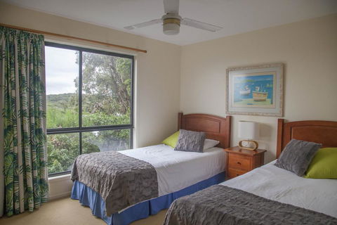 Coral Sea Lookout - Pubs and Clubs 1