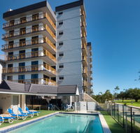 Coral Towers Holiday Suites - Go Out