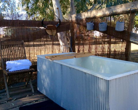 Corella Creek Country Farm Stay - Pubs and Clubs 1