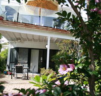 Corlette Retreat - Pubs and Clubs