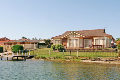 Cormorant Waterfront Home - Go Out 3