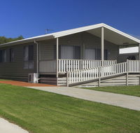 Corrimal Beach Tourist Park - Pubs and Clubs