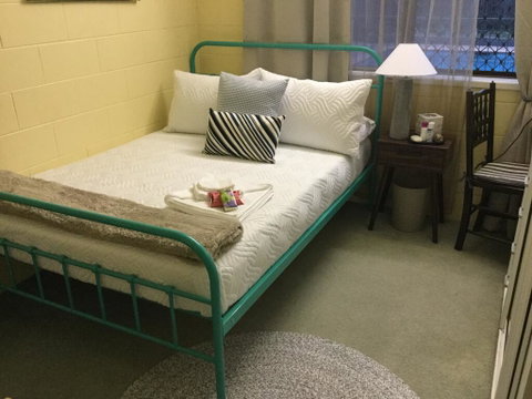 Cosy Bed & Breakfast - Pubs and Clubs 2