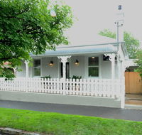 Cottage 79 - Pubs and Clubs