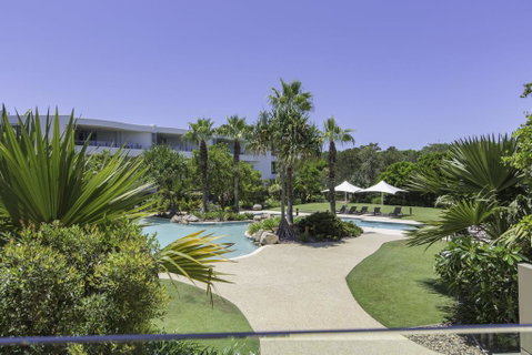 COTTON BEACH ON THE POOL 66 - Go Out 0
