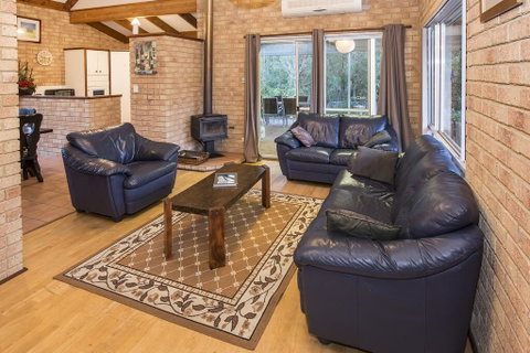 Country Cottage - Go Out 3