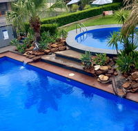 Country Leisure Motor Inn - Pubs and Clubs