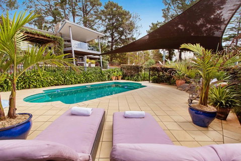 COUNTRY MEETS THE BAY - MOUNT ELIZA - Pubs and Clubs 0