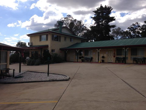 Country Rose Motel Warwick - Go Out 2