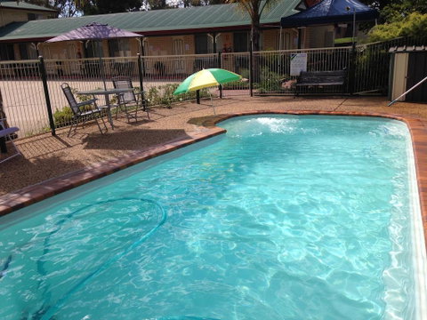 Country Rose Motel Warwick - Go Out 0