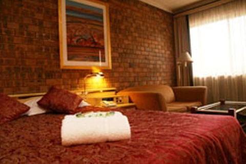 Countryman Motor Inn - Pubs and Clubs 2