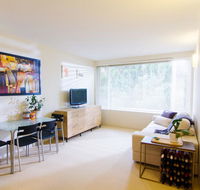 Cozy One Bedroom Apartment in Waverton - Pubs and Clubs
