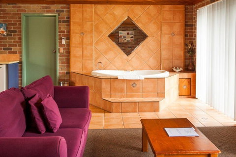 Crescent Head Resort & Conference Centre - Pubs and Clubs 2
