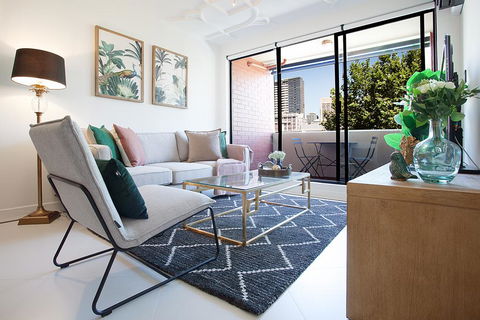 CROWN JEWEL - Hosted By: L'Abode Accommodation - Pubs and Clubs 1