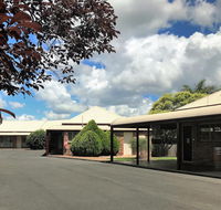Crows Nest Motel - Pubs and Clubs