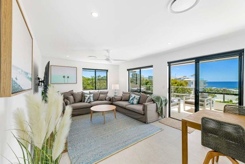 Crystal Shores Sunshine Beach - Go Out 2