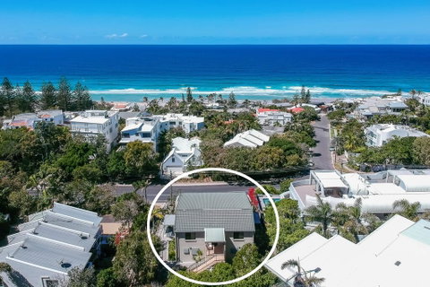 Crystal Shores Sunshine Beach - Go Out 0