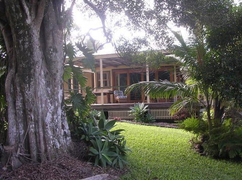 Cudgerie Homestead - Pubs and Clubs 1