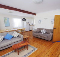 Culburra Sea Stay - beach and shop an easy walk - Go Out
