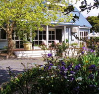 Cumquat Cottage - Pubs and Clubs