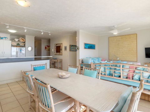 Cylinder Cove 4 - Pubs and Clubs 2