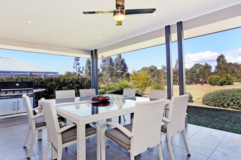 Cypress Point Lodge - Pubs and Clubs 1