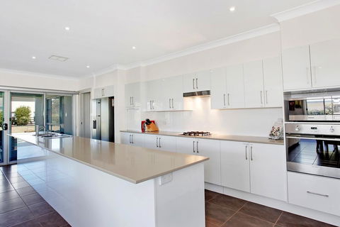 Cypress Point Lodge - Pubs and Clubs 3