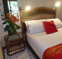 Daintree Deep Forest Lodge - Pubs and Clubs