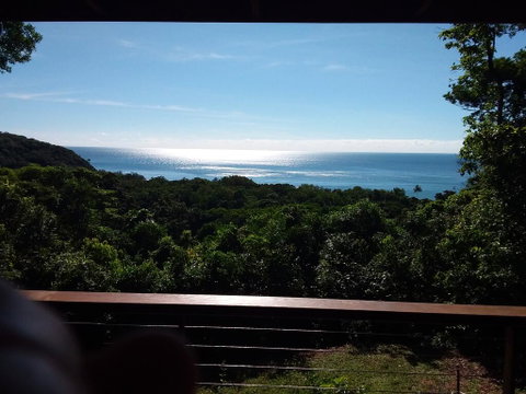 Daintree Oceanview Retreat - Holiday Home - Pubs and Clubs 0