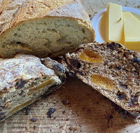 Daly View Bed  Breakfast - Pubs and Clubs