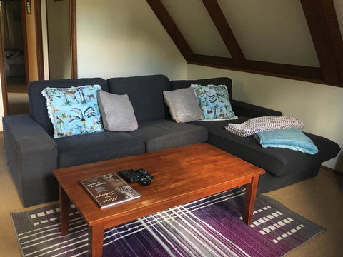 Dancing Waters Cottage - Pubs and Clubs 1