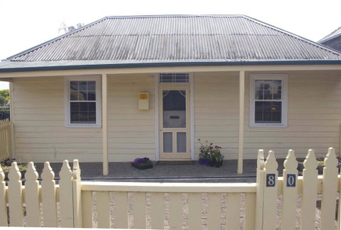 Darcy's Cottage On Piper - Pubs and Clubs 0